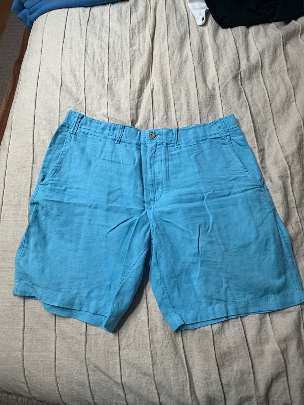 Ralph Lauren Bright Turquoise (Blue)  Flat-Front Linen Shorts. Size 35 waist